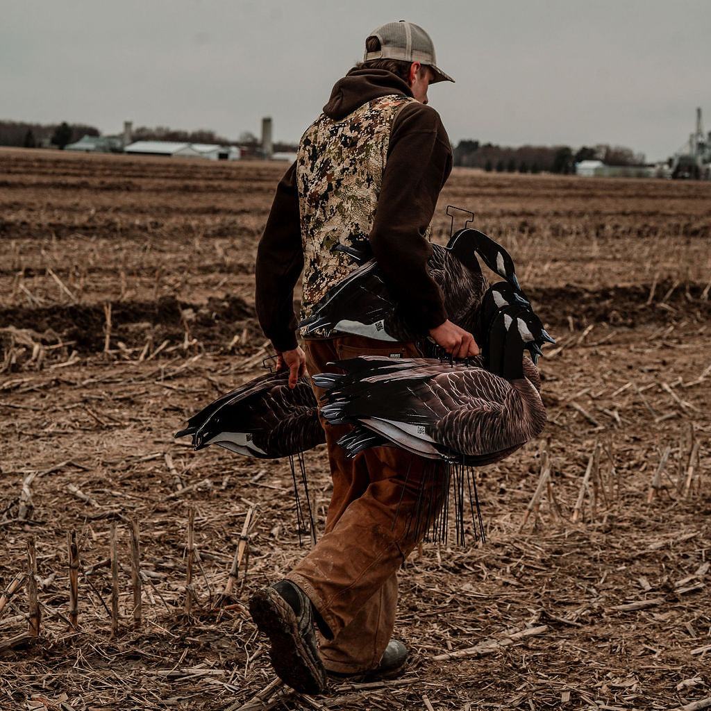 FEROX Flyway Series - Canada Goose Silhouette Decoys – 60 Pack &amp; Classic Khaki Bag